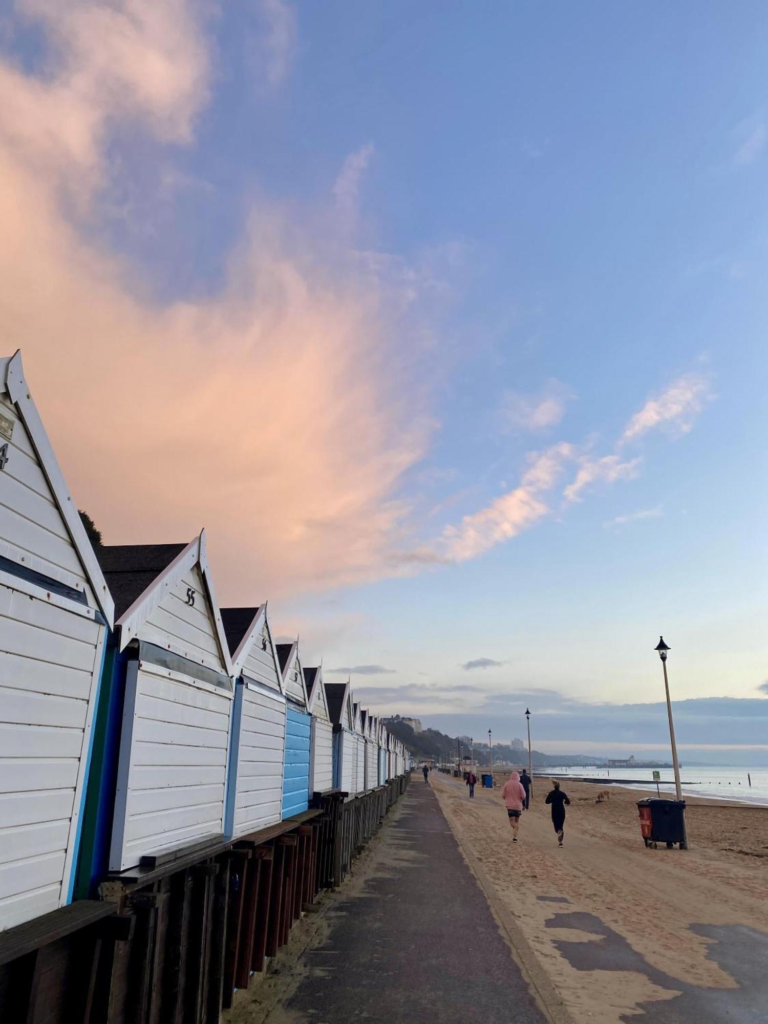 Apartment Family Retreat Stylish Bournemouth, Sleeps 6, 7 Minute Walk To Bournemouth