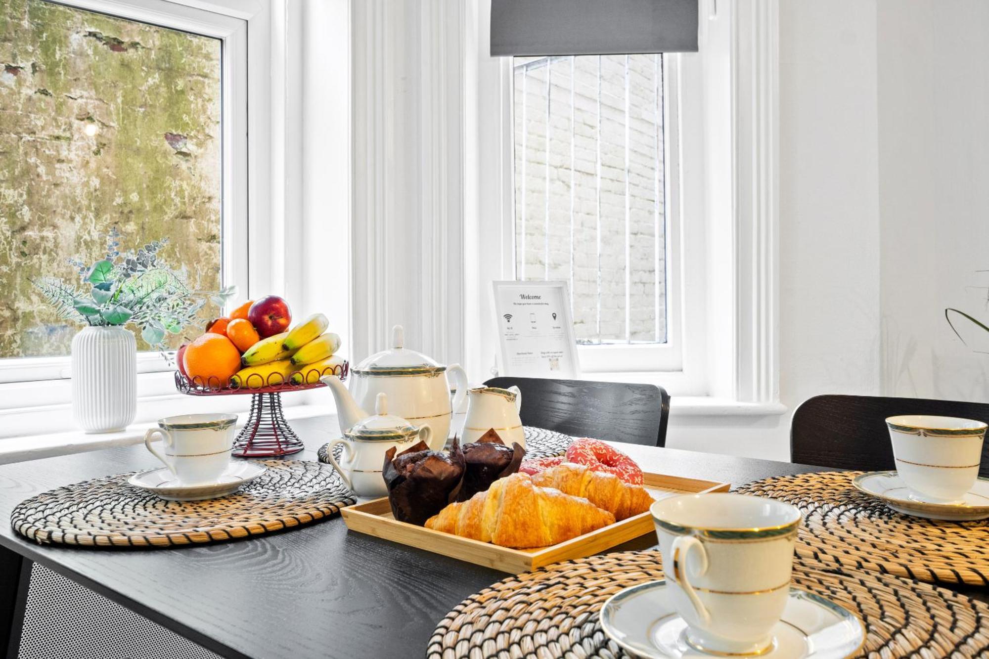 Family Retreat Stylish Bournemouth, Sleeps 6, 7 Minute Walk To Bournemouth