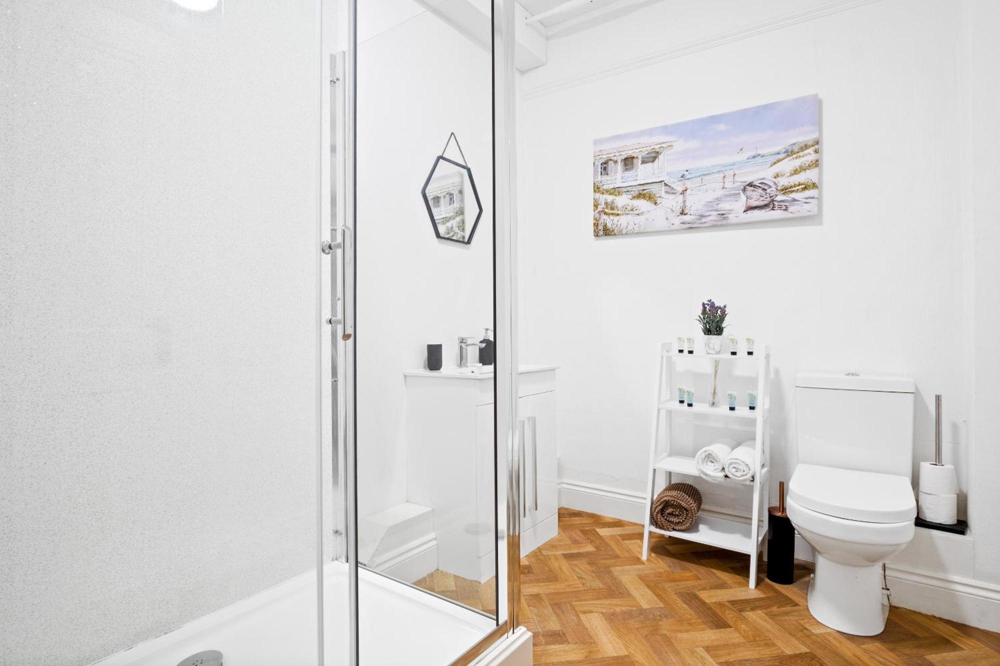 Family Retreat Stylish Bournemouth, Sleeps 6, 7 Minute Walk To * Bournemouth